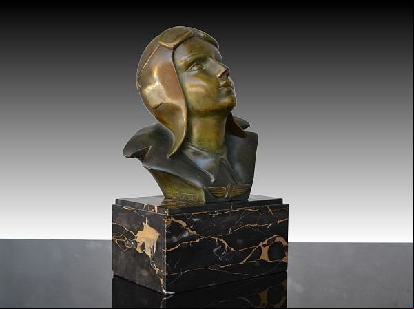 Busto de Hélène Boucher